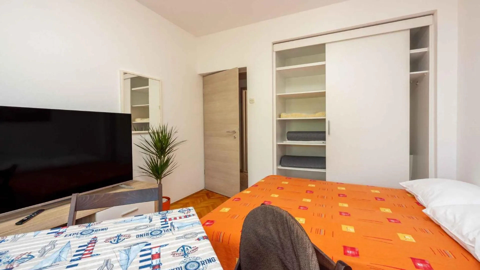 Apartment In Dramalj 45033