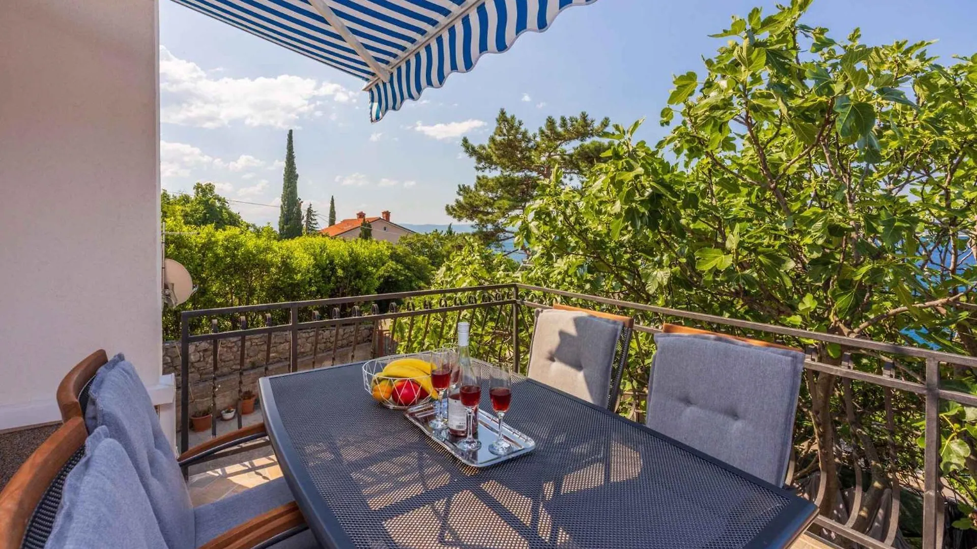 Apartment In Dramalj 45033